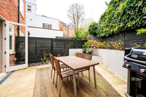 The Bohemian Rhapsody, Hampstead - by Out of office Lifestyle, Londýn (fotografie 3)