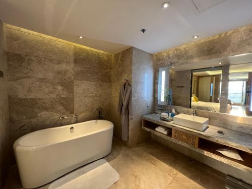 room detail thumbnail 2