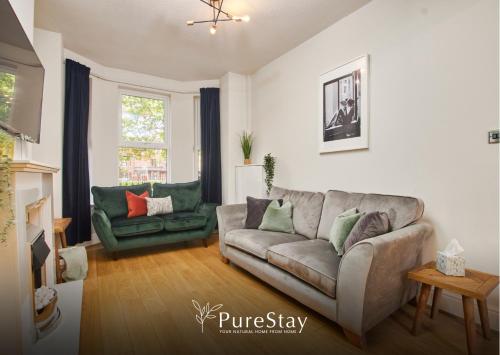 BIG Contractor House with 6 Beds & Free Parking by PureStay - 7 night min!, Manchester (fotografie 7)