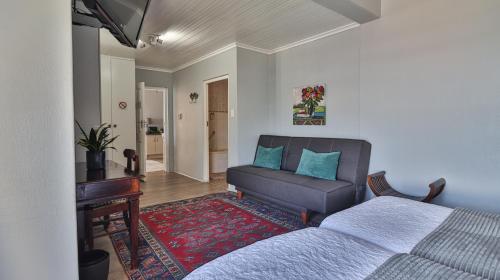 Family Room image 2