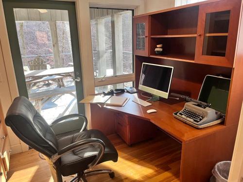 Wonderful Cottage with Fire Pit and Barbecue in Franklin, Tennessee