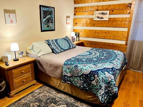 Rustic Cabin with Large Deck near Franklin, Tennessee