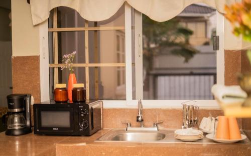 Ideal house for families, large groups & cozy