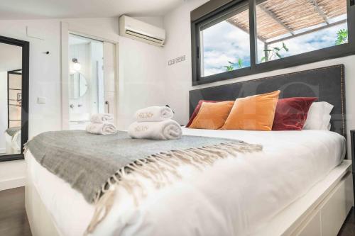 Bright spacious duplex with terrace by REMS