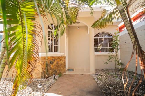 Ideal house for families, large groups & cozy