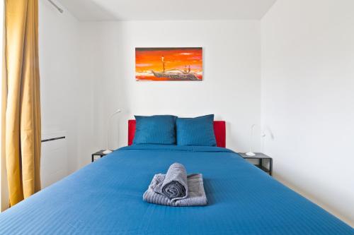 1 Bedroom Apartment Quartier Austerlitz Free Netflix - image 9