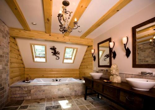 Rustic Log Cabin in the Catskills, Upstate New York in Hurley (NY)
