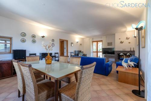 ClickSardegna Villa Lucilla with swimming pool in olive groves in Caragol