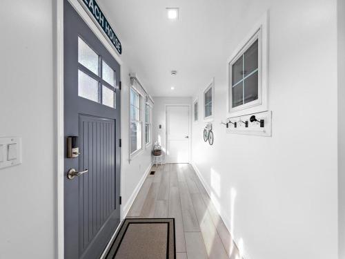 Totally Renovated 6 Bedroom Home Nextdoor To Pickleball Courts!!!! in Beach Haven, USA
