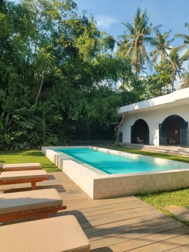 Villa Sungai 3BR in Havana Complex, Need more space for your group, Villa Cactus, just next door, offers 3 more bedrooms with a private pool, book both villas together for up to 12 guests in one peaceful setting