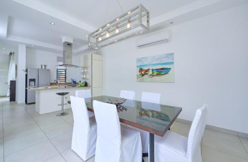 La Paisible de Palme Grove, 4 rooms in Grand Bay La Paisible de Palme Grove, 4 rooms in Grand Bay