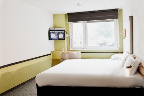 ibis budget Wrocław Stadion - image 9