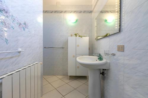 ClickSardegna Villa Lucilla with swimming pool in olive groves