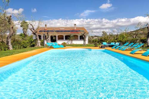 ClickSardegna Villa Lucilla with swimming pool in olive groves in Caragol