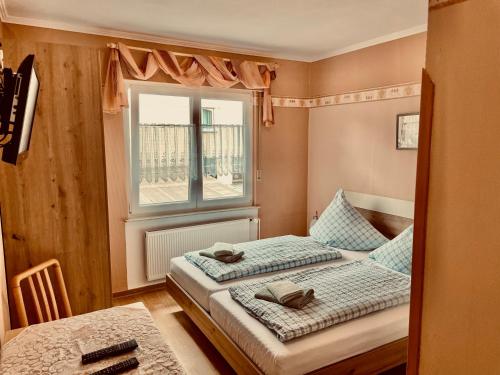 1 queen bed