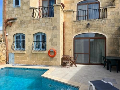 4 Bedroom Holiday Home with Private Pool 4 Bedroom Holiday Home with Private Pool