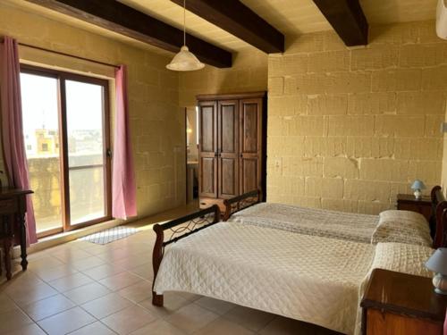 4 Bedroom Holiday Home with Private Pool 4 Bedroom Holiday Home with Private Pool