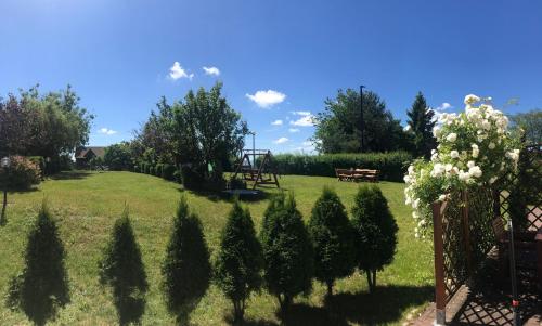 Piastowy Dwór – Jastrzebia Gora, NY