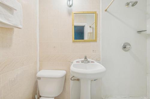 Flint Motel by OYO MI Near I-475