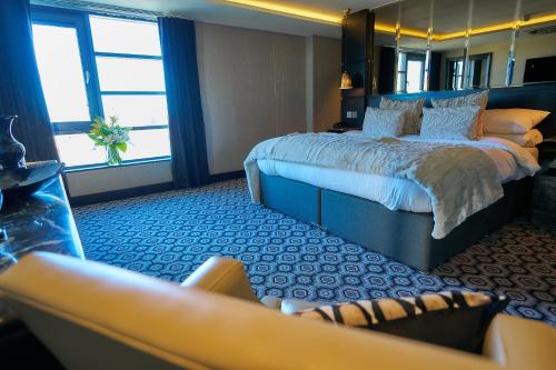 The Vincent Hotel - image 3