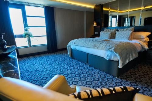 The Vincent Hotel - main image