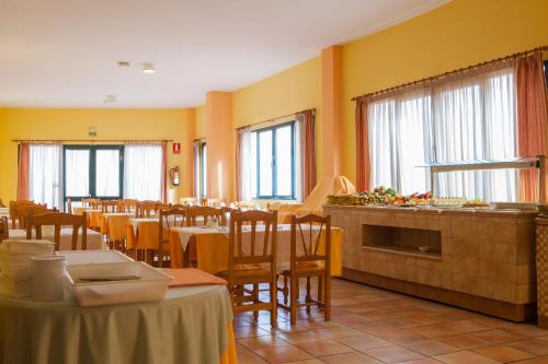 Apartamentos La Caleta - image 10