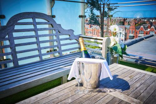 The Vincent Hotel - image 10