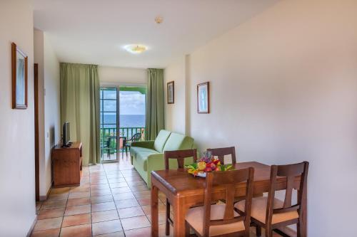 Apartamentos La Caleta - image 12