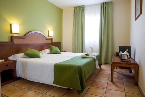 Apartamentos La Caleta - image 13