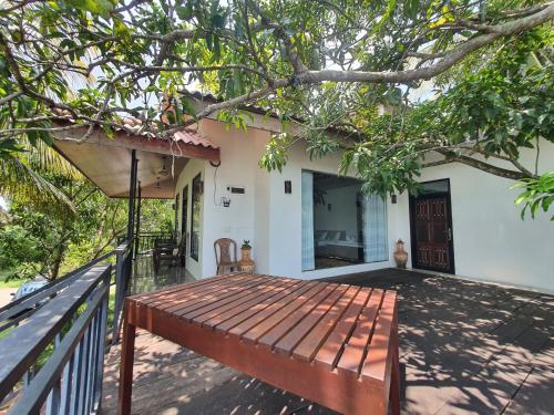 Buitenkant, Village Mango Resort Yala in Yala