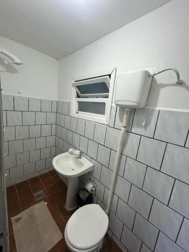 Standard Double Room image 3