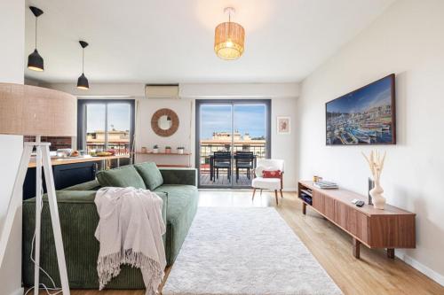 DELFINO - Charming roof terrace apartment w AC near มง โบรอน