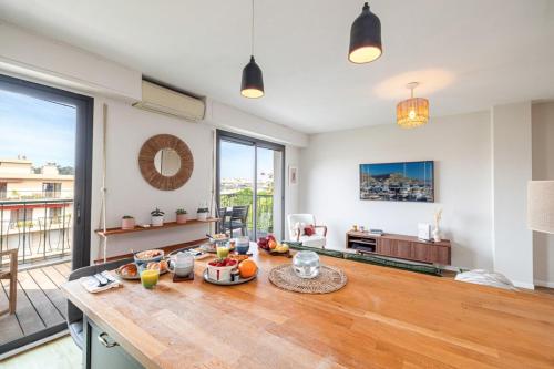 DELFINO - Charming roof terrace apartment w AC near มง โบรอน