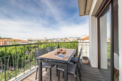DELFINO - Charming roof terrace apartment w AC near มง โบรอน
