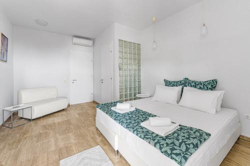 Superior Three-Bedroom Villa  image 9