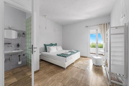 Superior Three-Bedroom Villa  image 4