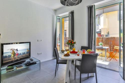 FRANCE 82 D - 2 rooms - Terrace - 1 min to the Sea, Nice (fotografie 9)
