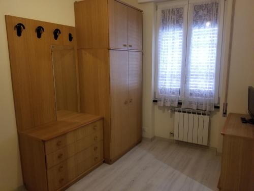 One-Bedroom Apartment image 10