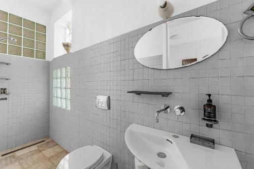 Three-Bedroom Villa image 4