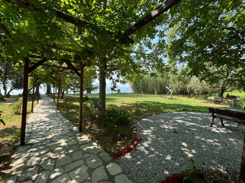 Ξενωνας Νιμπη in Koropi