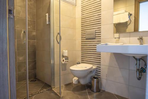 Acar Hotel - image 3