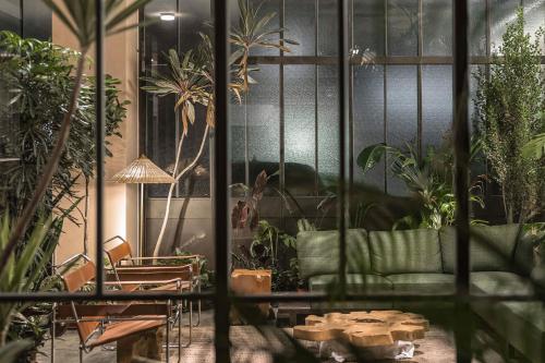 Facilities, Hotel Si in West District