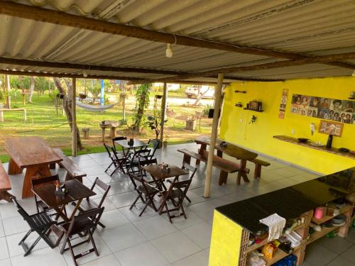 ผับ/เลาจน์, Pousada Sitio do Terrão a 500 metros da BR 040 e a 10 minutos da Prainha (Pousada Sitio do Terrao a 500 metros da BR 040 e a 10 minutos da Prainha) in เตรส มาริอัส