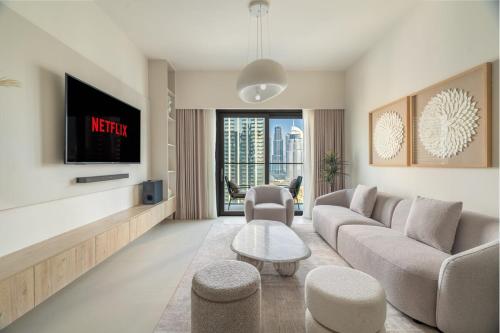 Burj Khalifa View - 4BR - Steps from Dubai Mall, Dubaj