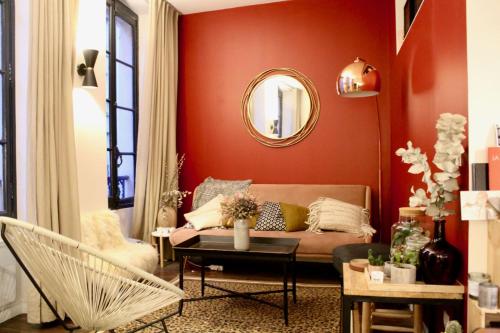 Bright and design appt near Grands Boulevards, Parigi