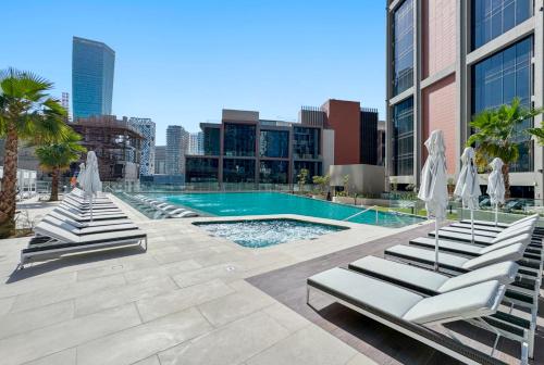 Modern 1Bedroom w Burj Khalifa view in Peninsula, Dubai (photo 6)