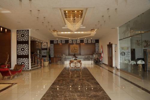 avla, فندق الخيال الكبير in Zahle