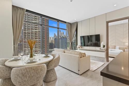 Modern 1Bedroom w Burj Khalifa view in Peninsula, Дубай