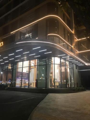 Campell hotel & apartment Vinhome Grand Park