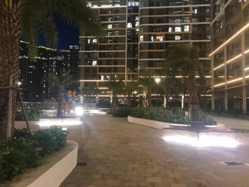 Campell hotel & apartment Vinhome Grand Park